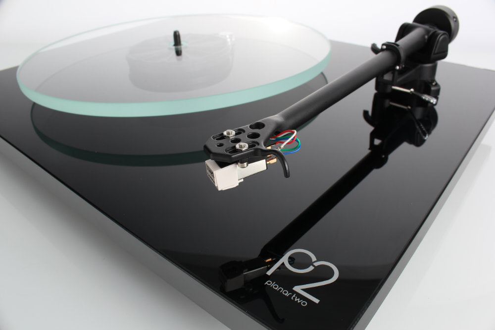 Rega Planar 2 (Black) [Turntable]