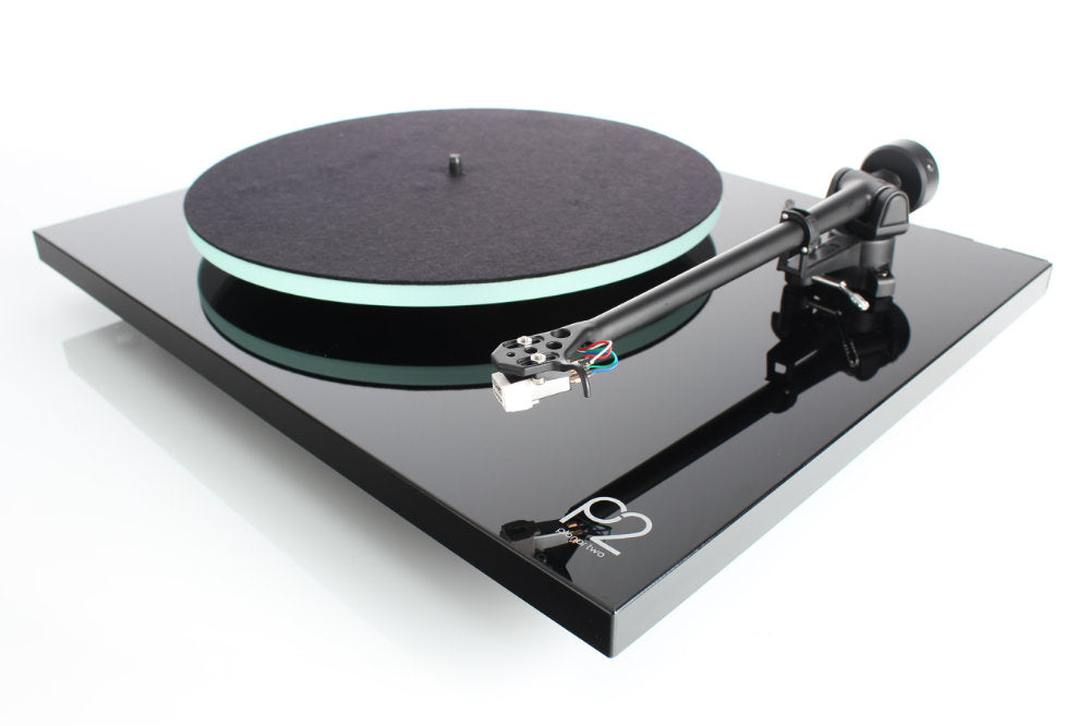 Rega Planar 2 (Black) [Turntable]